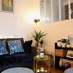 Bright And Comfortable Studio In Montmartre
