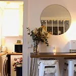 Bright And Comfortable Studio In Montmartre