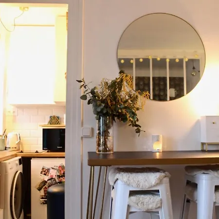 Bright And Comfortable Studio In Montmartre Appartamento Parigi