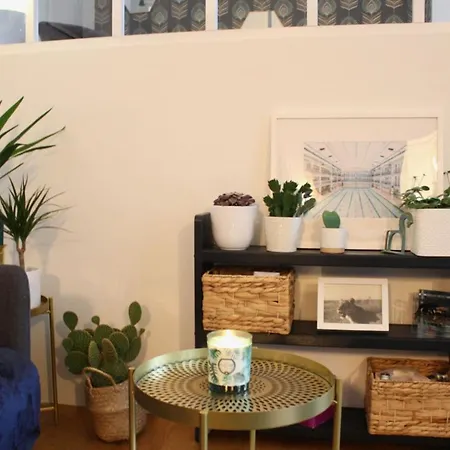 Bright And Comfortable Studio In Montmartre Appartamento Parigi