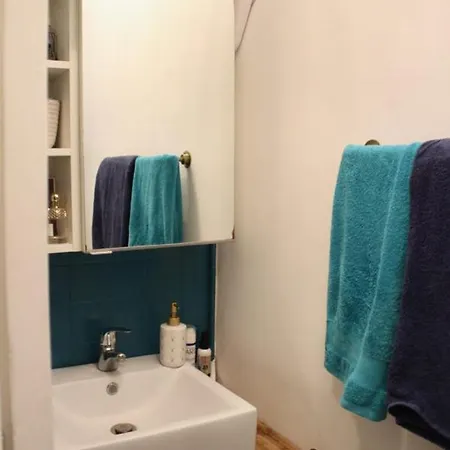 Bright And Comfortable Studio In Montmartre Appartamento Parigi